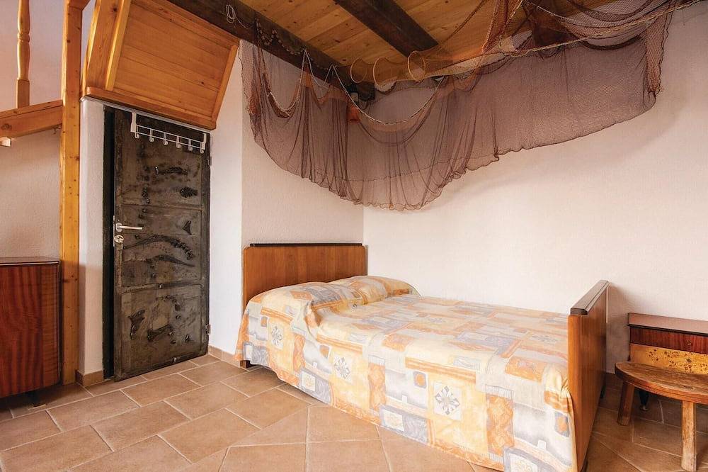 Wspaniały dom na Jezerze z kuchnią in Tisno, Murter (wyspa)