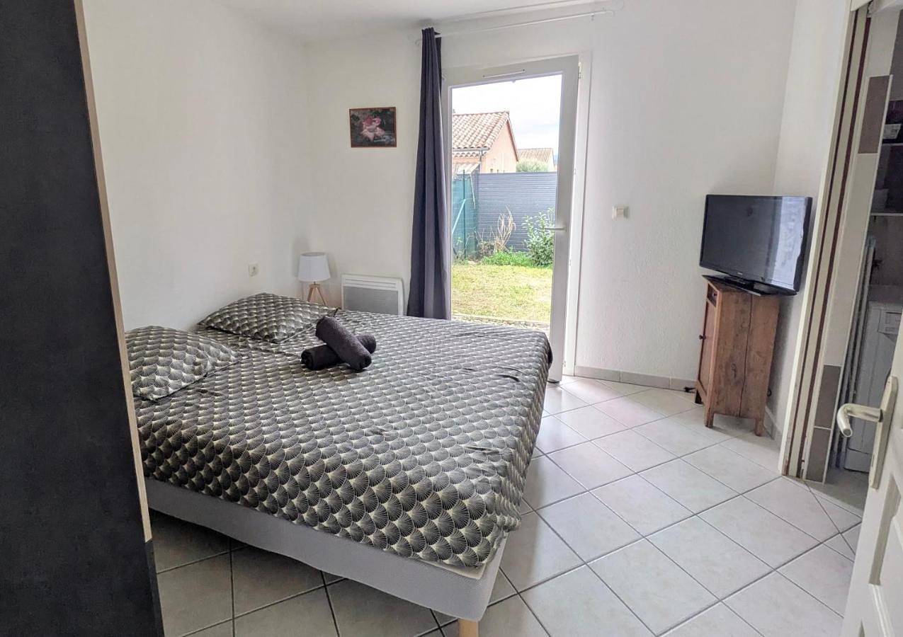 Appartement entier, One-Bedroom Apartment in Laragne-Montéglin, Région de Gap