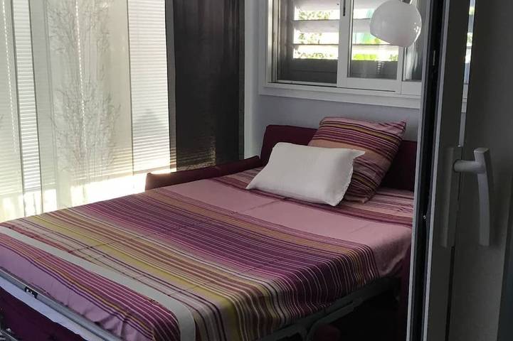 Location de vacances pour 4 personnes, avec jardin ainsi que terrasse et piscine dans Prunete - 2