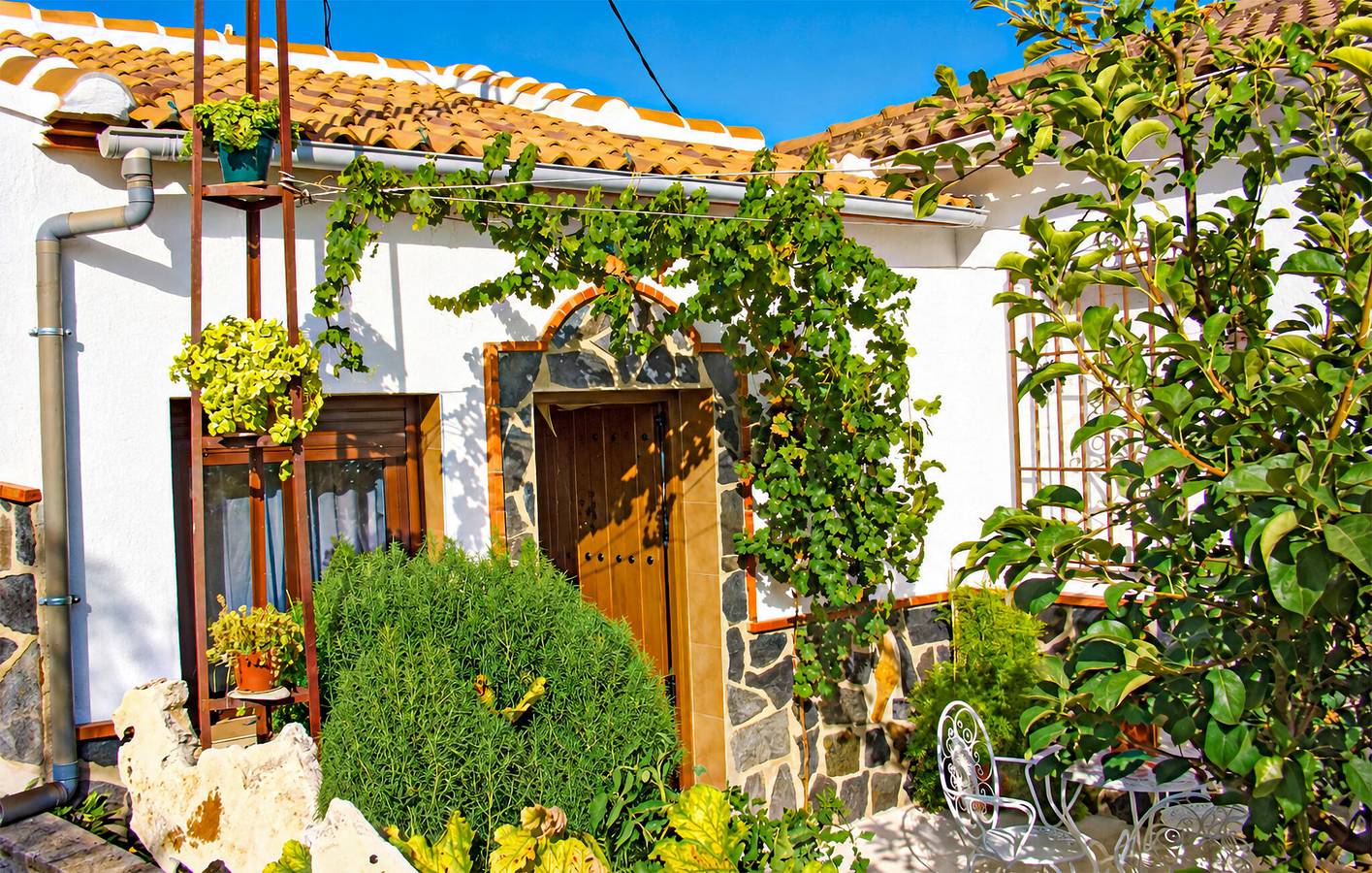 Poolterrassen-Apartment mit AC & WiFi in Iznájar, Sierras Subbéticas