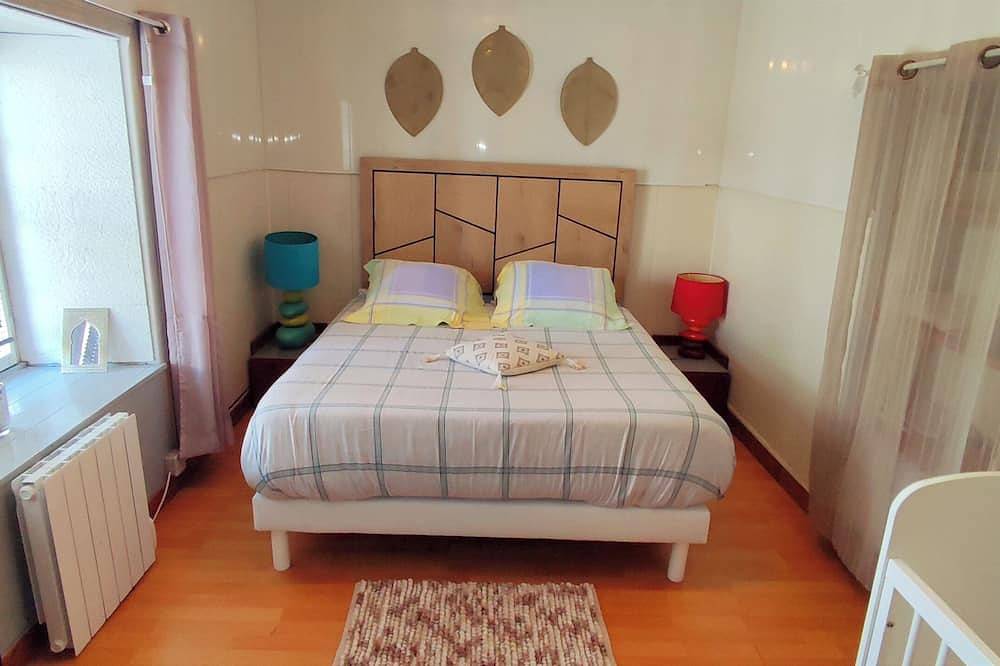 Single-storey house, typical of Brittany,. animals accepted. in Paimpol, Côte de Goëlo