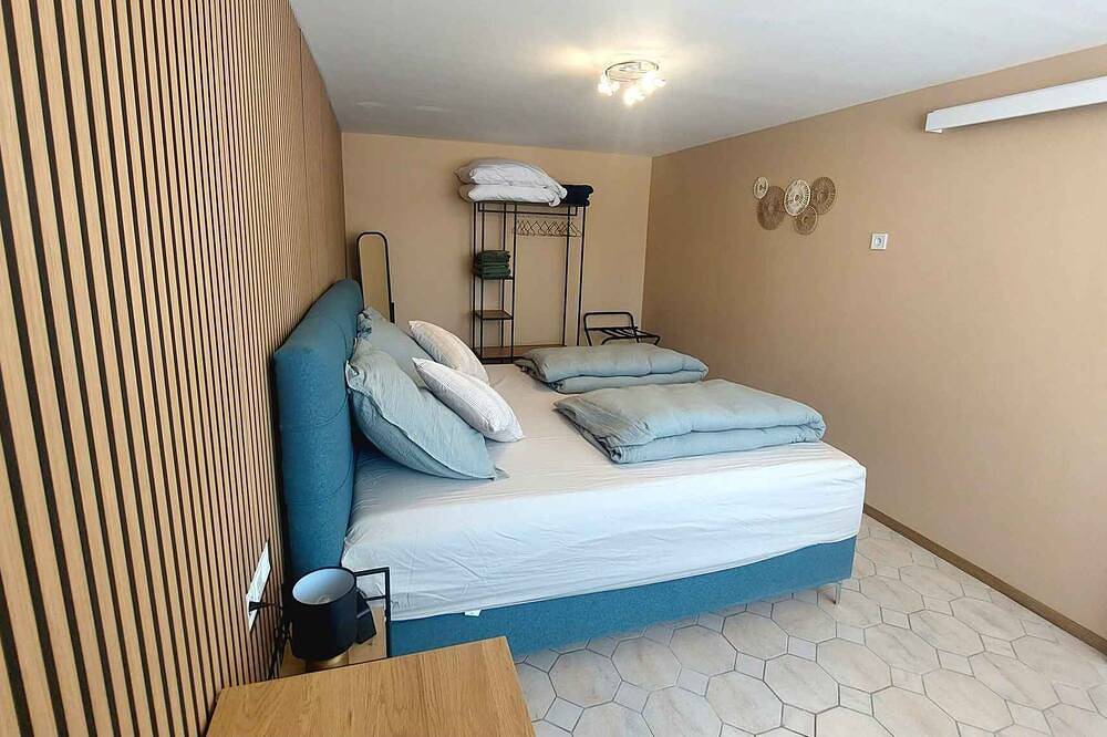 Ganze Wohnung, Ferienwohnung mit Wlan, Klimaanlage und Gartenmöbel in Bük, Komitat Eisenburg