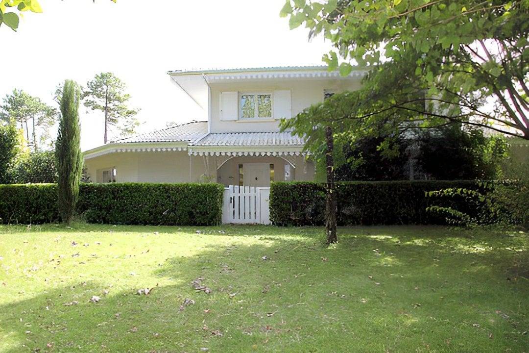 La Louisiane - Chambre Bali in Arès, Région d'Arcachon