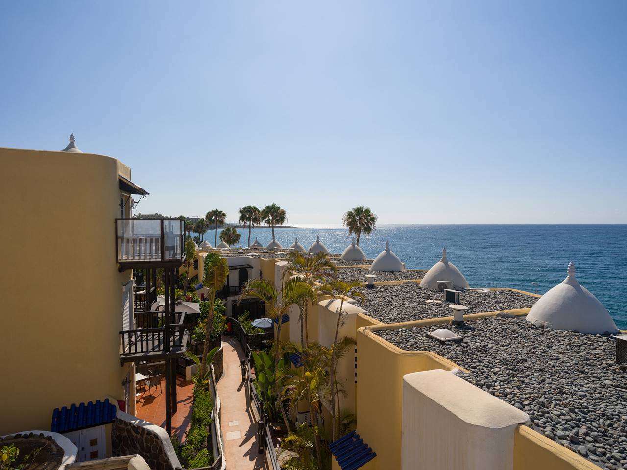 Apartamento en primera línea en Bahía Feliz con balcón in Playa del Águila, San Bartolomé de Tirajana