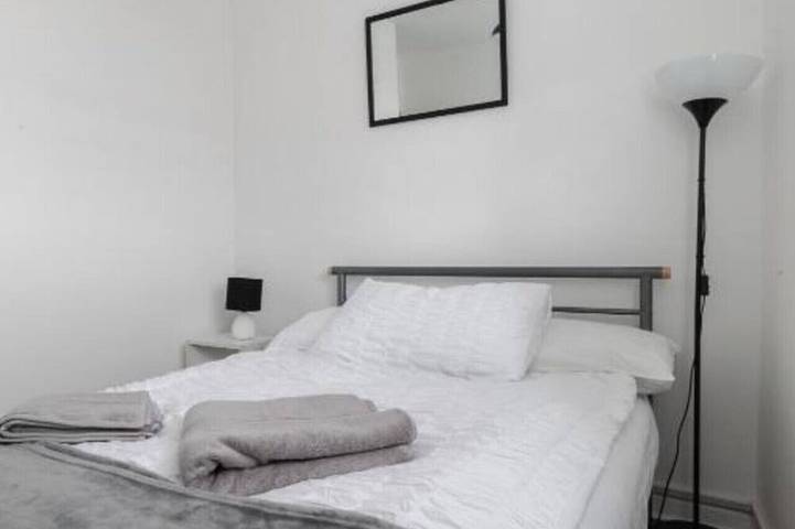 Modern 3-bed house in Portsmouth near transport & stadium - free parking included in Portsmouth, Südostengland