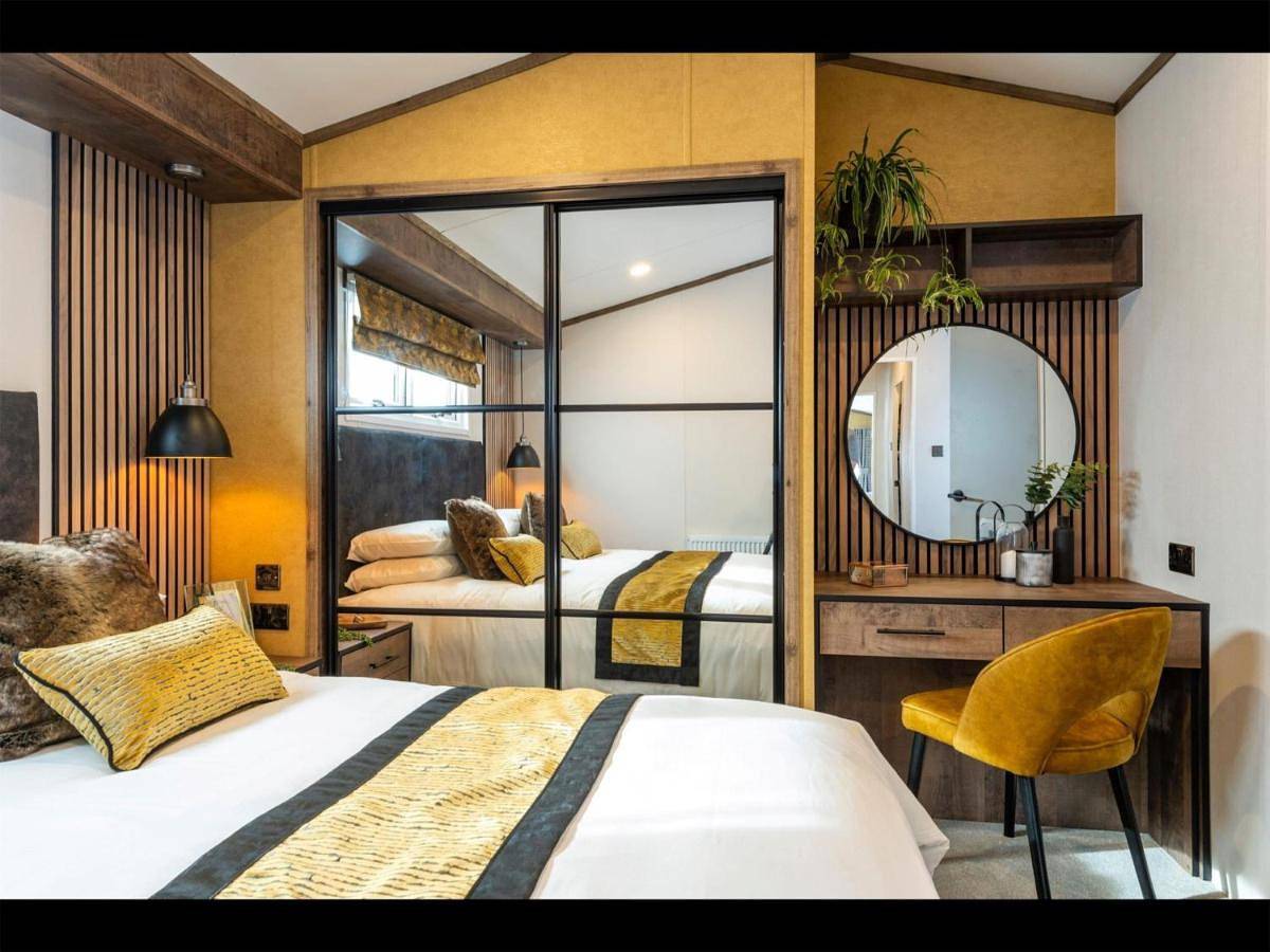 Sure Studio by Best Western Brackenborough Lakes & Resort in Louth, Lincolnshire