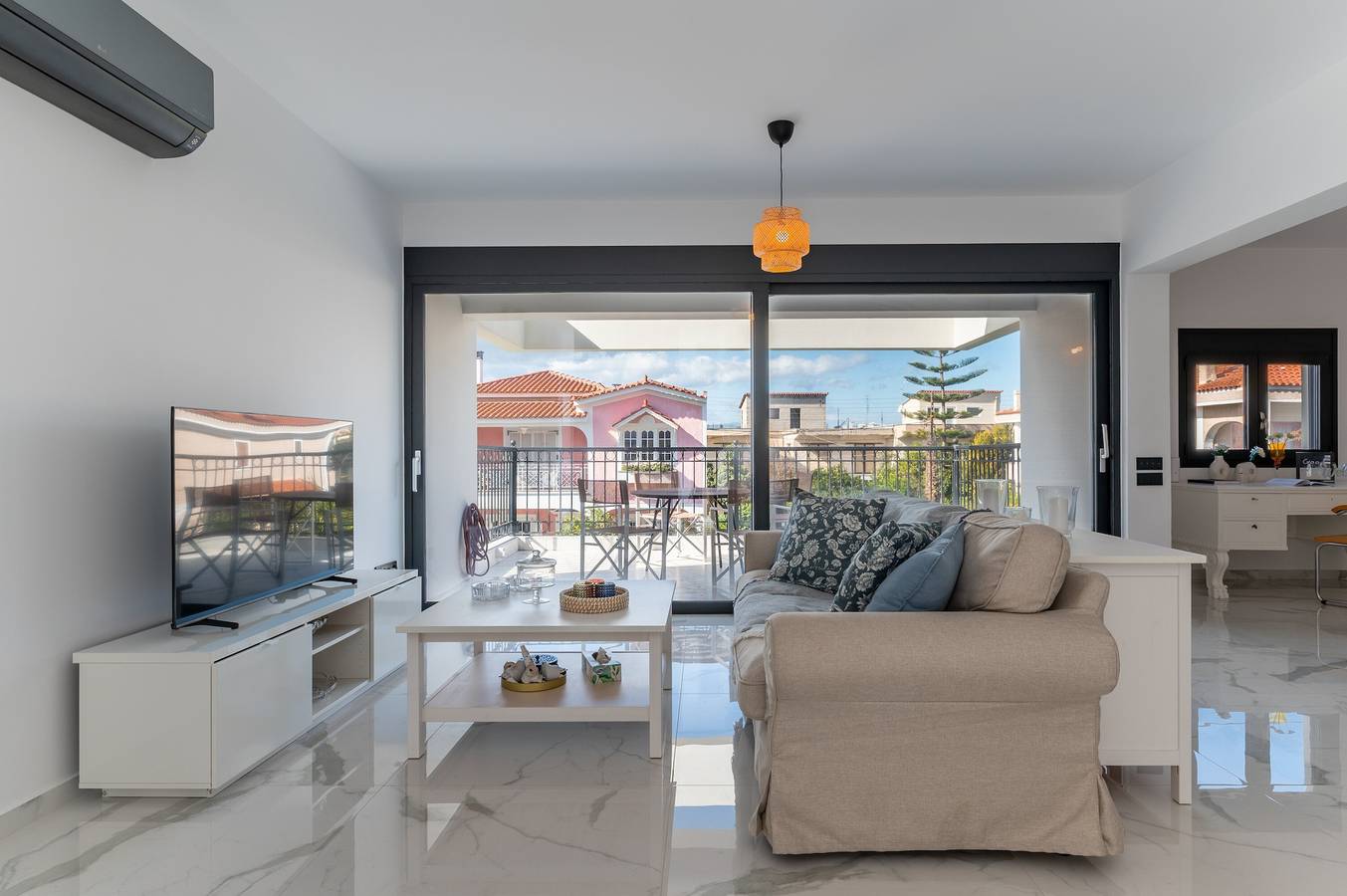 Angel Residence – Villa frente al mar a 150 m de la playa en Corinto, Grecia in Corintia