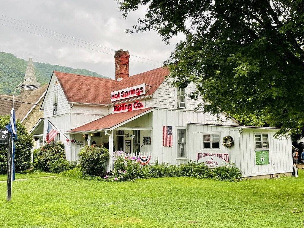 Hot Springs Creek House – Hot Tub & Space for Everyone in Hot Springs (NC), Madison County (NC)