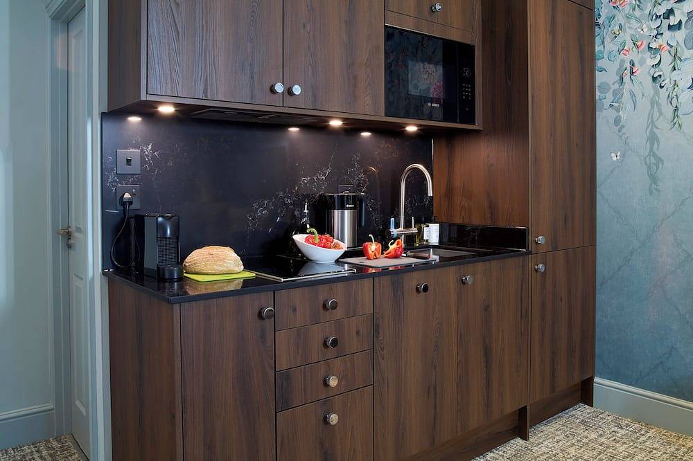 Entire apartment, The Residence at the Mandolay in Guildford, Surrey