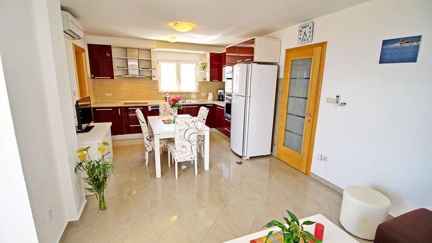 Gîte pour 6 personnes, avec balcon à Drače - 4