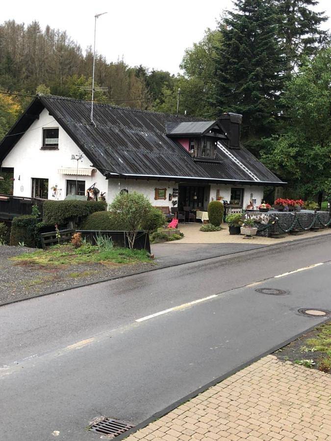 Ferienwohnung für 4 Personen, mit Terrasse und Garten sowie Ausblick in Reichshof