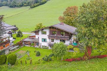 Ferienwohnung für 6 Personen, mit Balkon und Ausblick sowie Garten in Bad Hofgastein