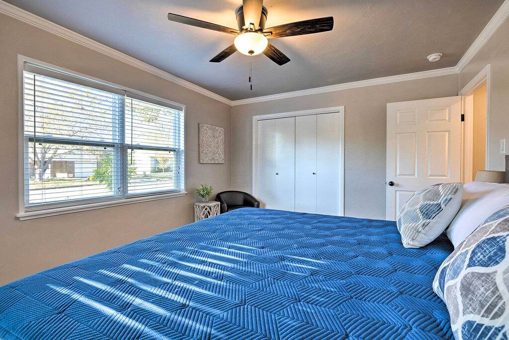 Updated 'Blue Door Haus' ~ 1 Mi to Main St! in Gillespie County