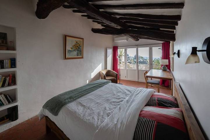 Maison de caractère au coeur du village médieval in Tourrettes-sur-Loup, Côte méditerranéenne (France)