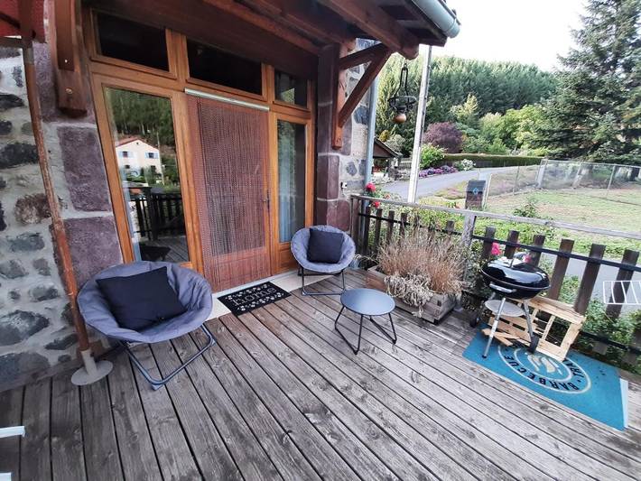 Gîte pour 6 personnes, avec vue et terrasse dans Saint-Julien-des-Chazes - 2