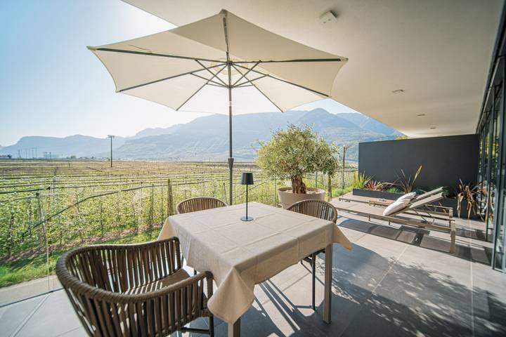Ferienwohnung für 2 Personen, mit Seeblick und Balkon - 1