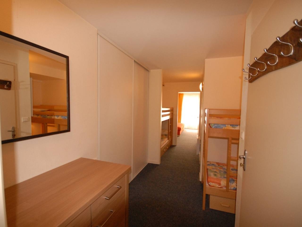 Entire apartment, Studio cabin for 8 in Gourette, pets allowed in Gourette, Eaux-Bonnes