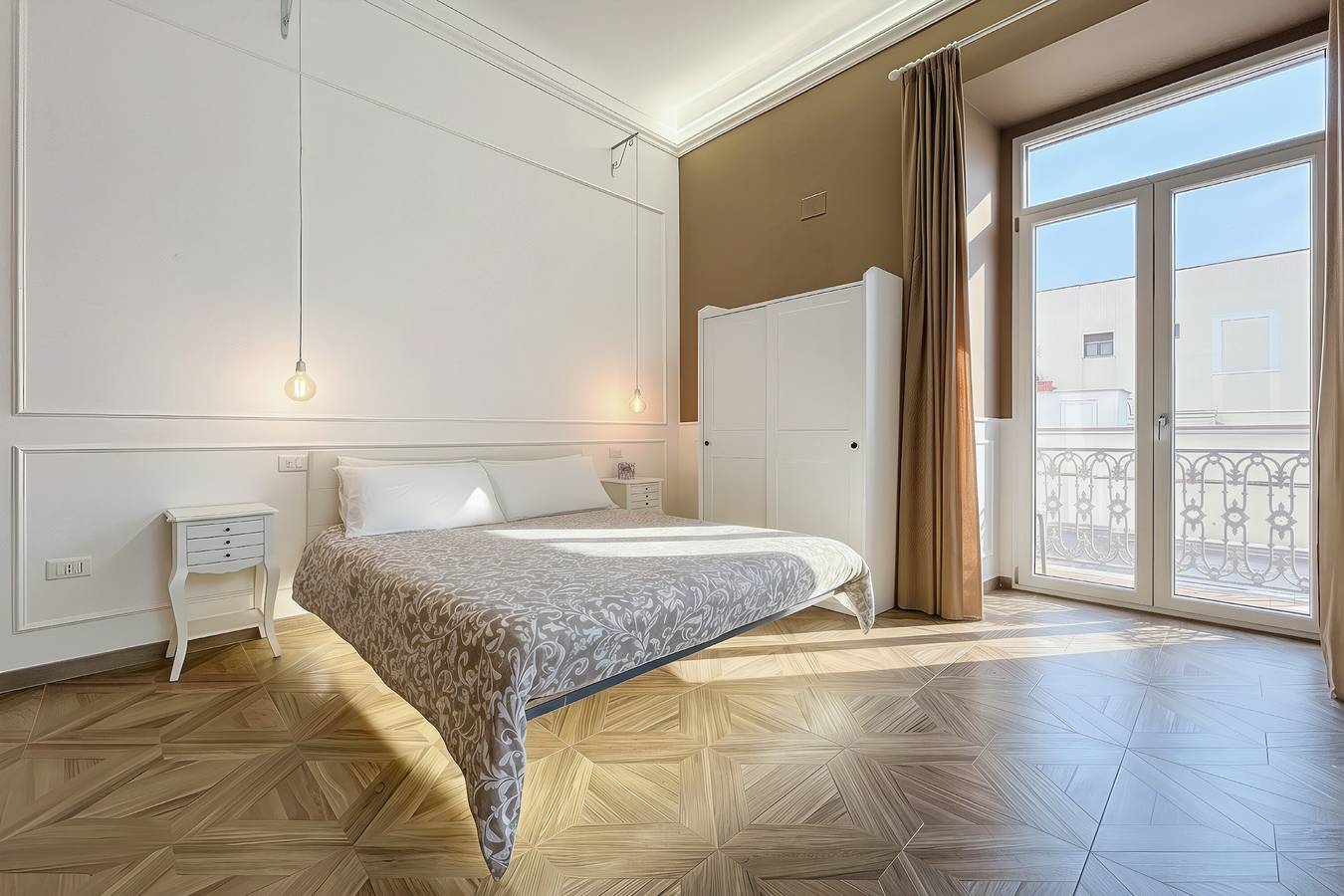 Appartamento 'Camera Tripla - Orchidea Celeste' con vista mare, Wi-Fi e aria condizionata in Manfredonia, Gargano