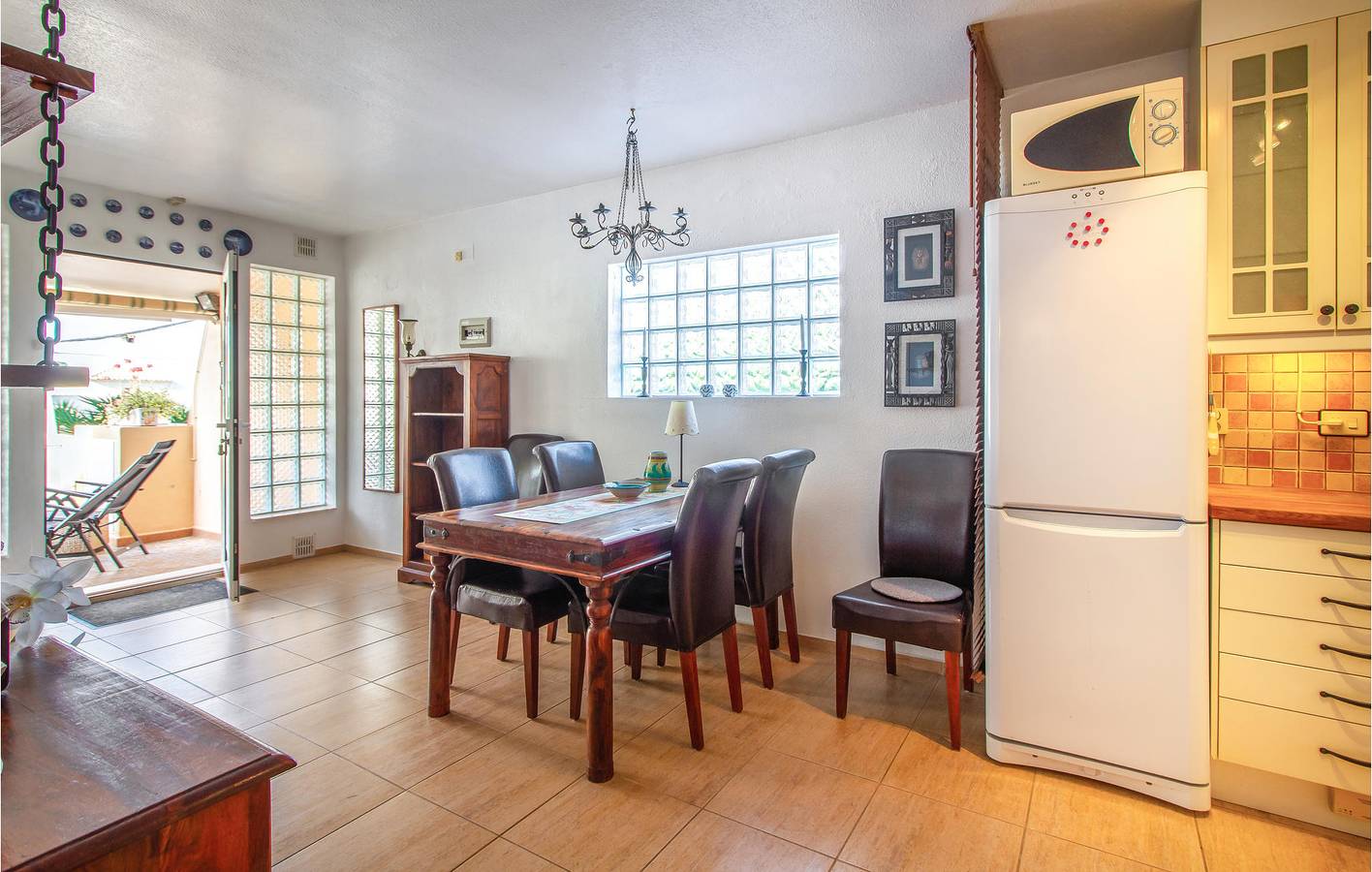Wi-Fi-Apartment am Strand mit AC und Terrasse in Orihuela, Costa Blanca