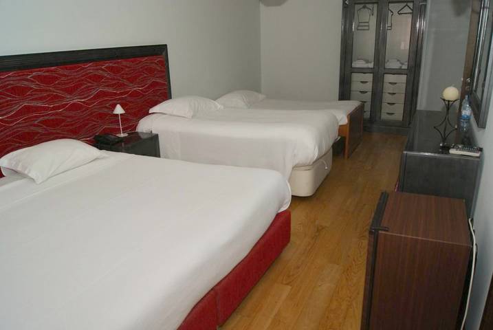 Hôtel pour 4 personnes, avec piscine et jardin à Vila Flor - 3