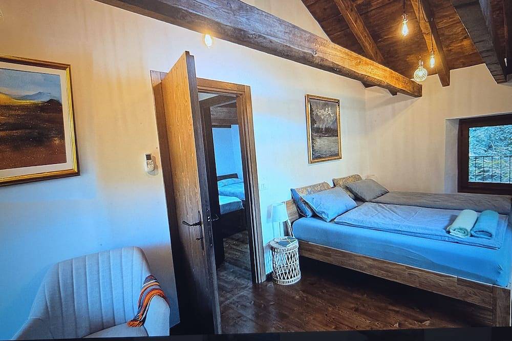 Cozy old mountain house renovated completely new in Cavaglio-Spoccia, Valle Cannobina
