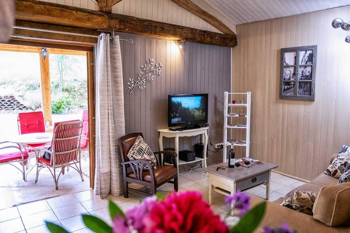 Gîte pour 2 personnes, avec piscine et jardin à Larroque - 4