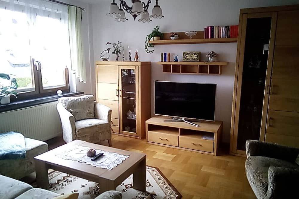 Ganze Wohnung, Komfort-Ferienwohnung in ruhiger Lage in Bernsbach, Lauter-Bernsbach