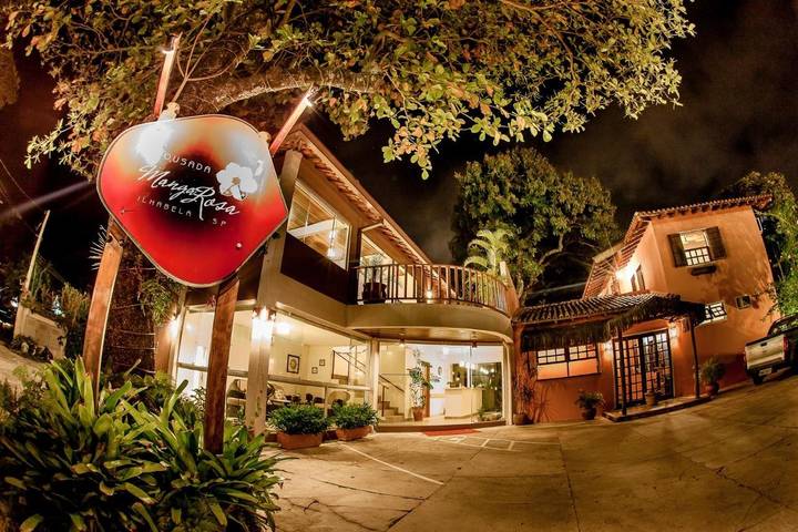 Pousadas para 2 pessoas, com jacuzzi e piscina e ainda jardim em Ilhabela