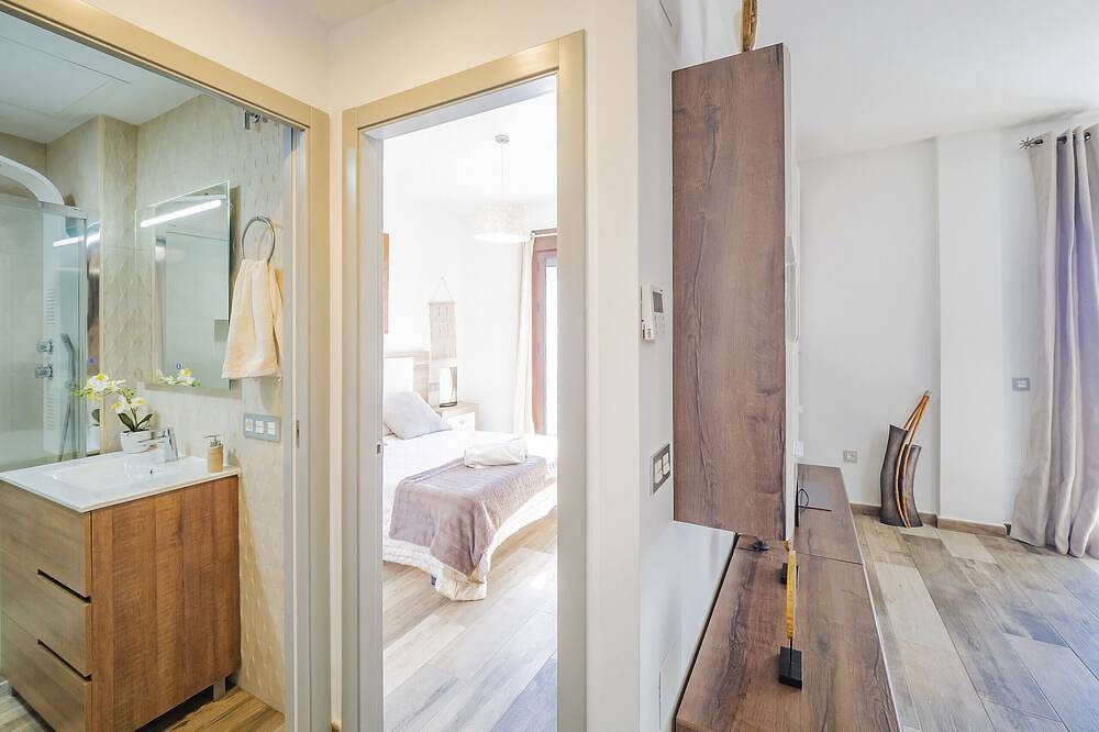 Entire apartment, Cubo's Urban Suite Bruno / free wifi / air conditioning in Alhaurín el Grande, Málaga Province