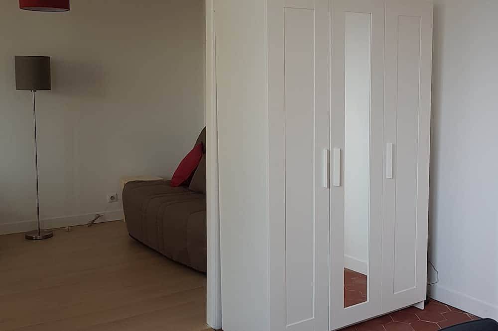 Appartement entier, Studio 2pers 28m²-sdd- 800m centre in Maisons-Laffitte, Yvelines