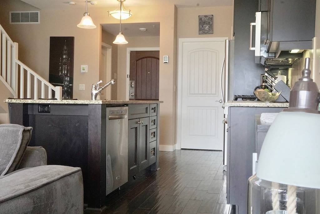 Ganze Wohnung, Luxuriöse Penthouse Suite am Strand im Barona Beach Resort! in West Kelowna, Crystal Mountain