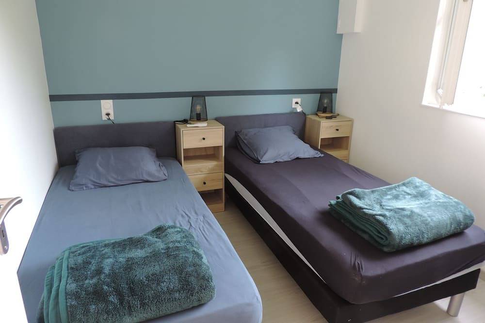 Small, quiet house on the banks of the Vilaine River for up to 4 people in Guipry-Messac, Región de Redon