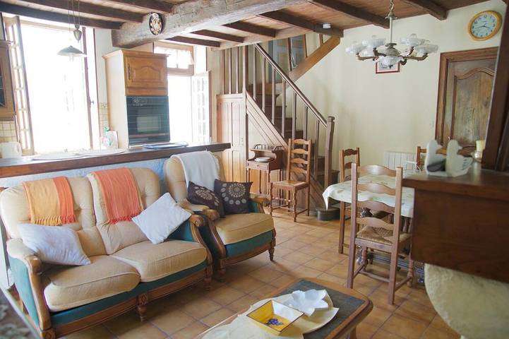 Gîte pour 5 personnes, avec piscine et jardin à Douchapt