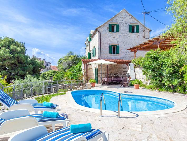 Villa pour 8 personnes, avec terrasse ainsi que jardin et piscine à Sumartin - 3