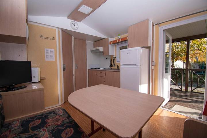 Camping pour 4 personnes, avec piscine ainsi que jardin et bassin pour enfant, animaux acceptés dans Lac de Côme - 3