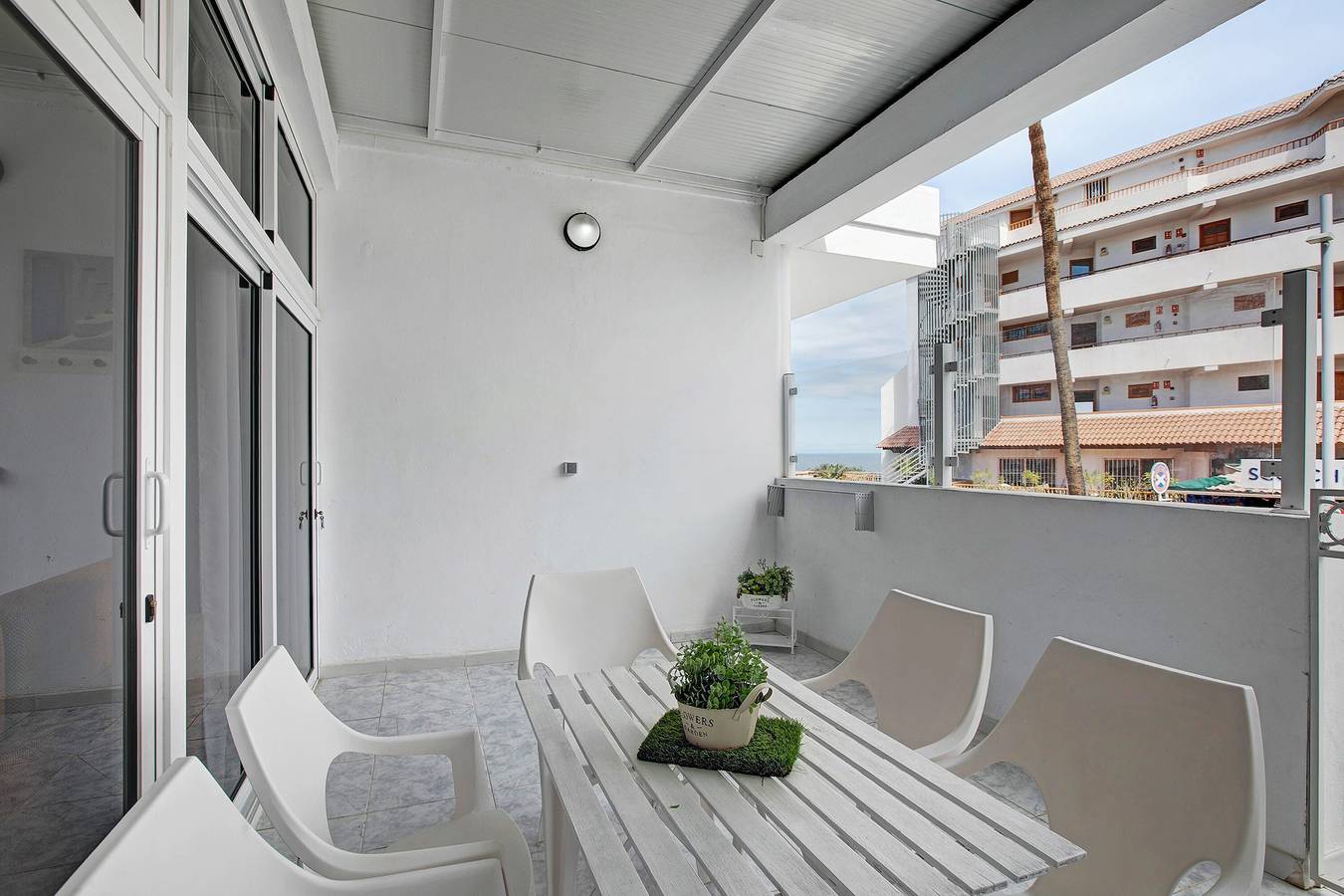 Ganze Wohnung, Ferienwohnung 'Apartamento Costa Adeje' mit privater Terrasse, Wlan und Klimaanlage in Playa Puerto Colón, Adeje