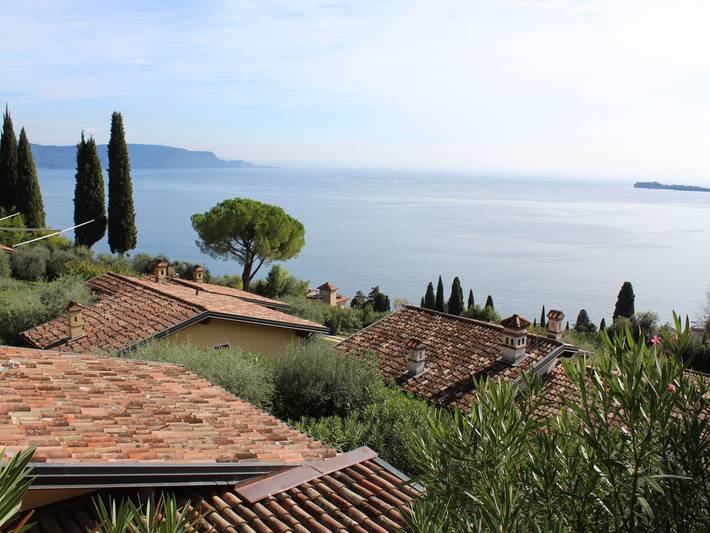 Maison de vacances pour 6 personnes, avec Terrasse et Jardin ainsi que Piscine et Vue sur le lac à Gardone Riviera