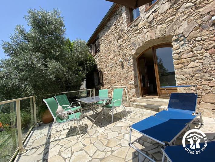 Gîte pour 4 personnes, avec terrasse à Saint-Laurent-de-Cerdans - 2