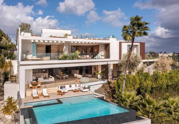 Casa de vacaciones para 12 personas, con balcón y piscina en Bel Air