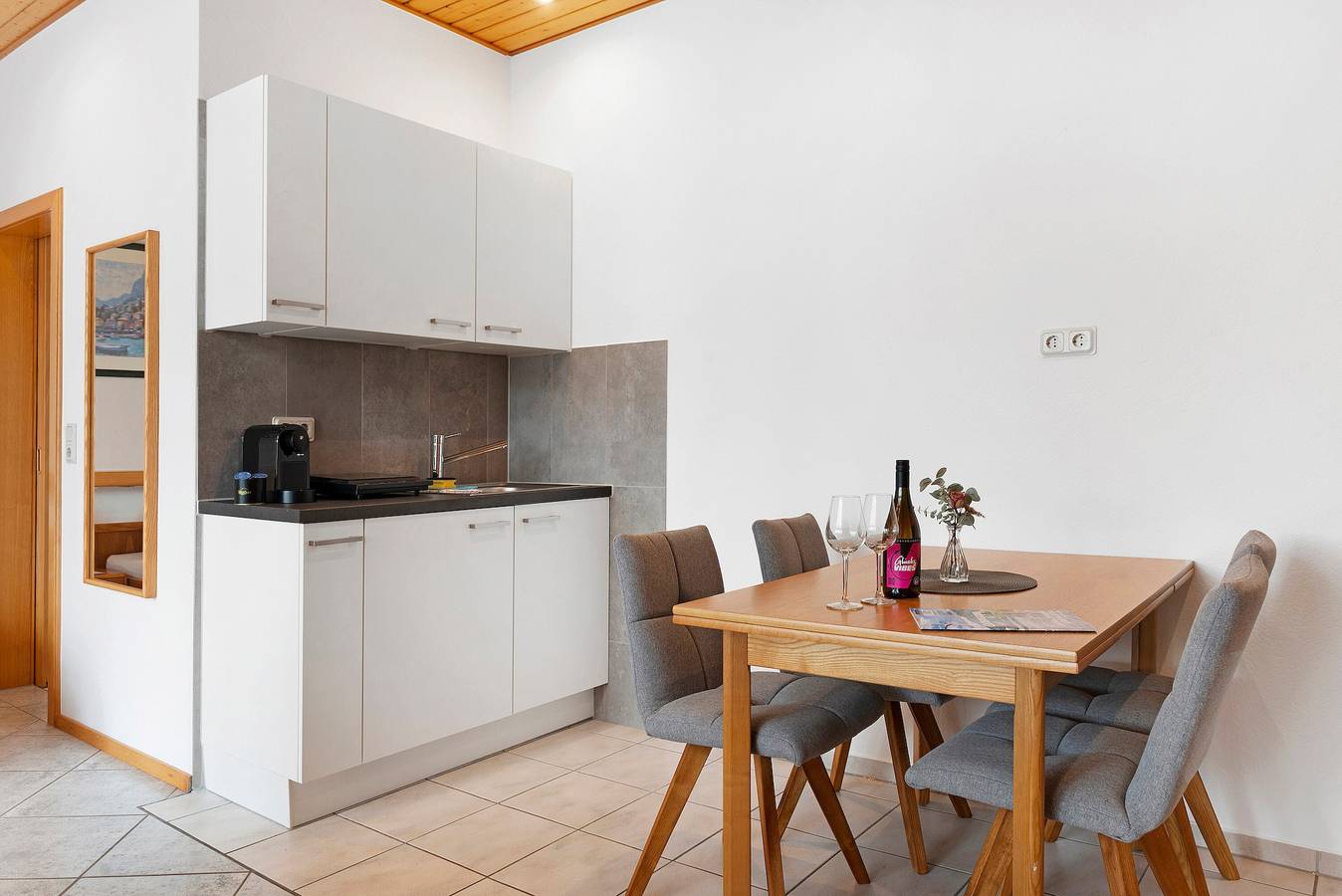 Ganze Wohnung, Apartment Holder mit Balkon und Wifi in Bodman-Ludwigshafen, Obersee (Bodensee)