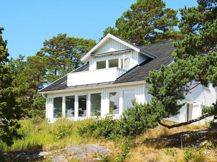 Ferienhaus für 7 Personen, mit Balkon und Terrasse in Strömstad