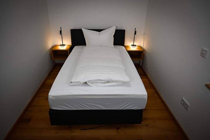 Ganze Wohnung, Moderne Ferienwohnung mit Terrasse für Freunde und Familie bis zu 5 Personen in Traben-Trarbach, Bernkastel-Kues & Umgebung