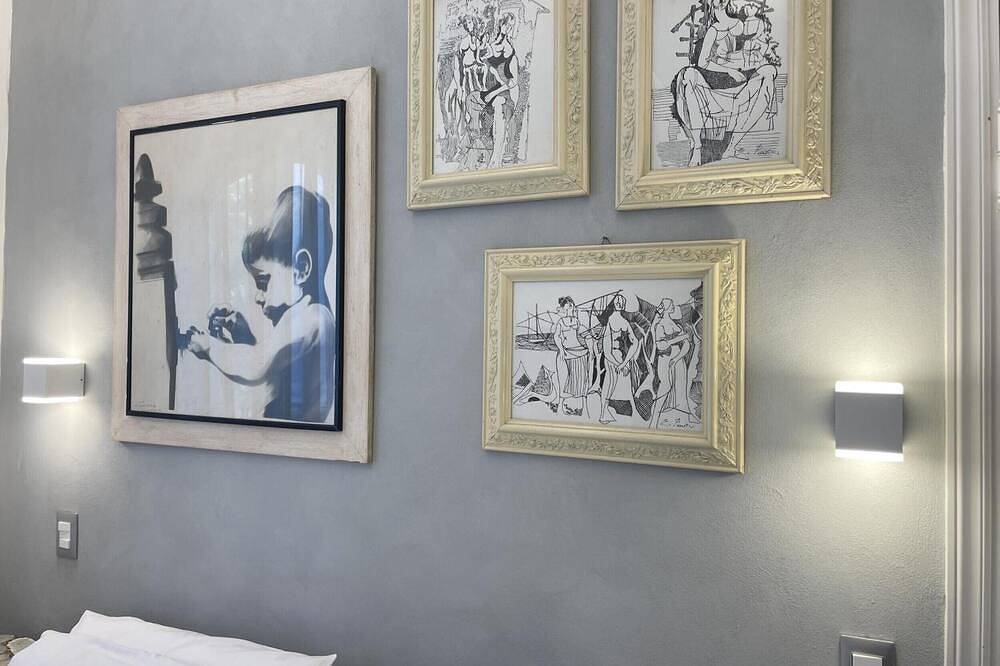 Entire apartment, Apartment 'Villa Atusca' with Private Garden, Wi-Fi and Air Conditioning in Castiglioncello, Etruscan Coast