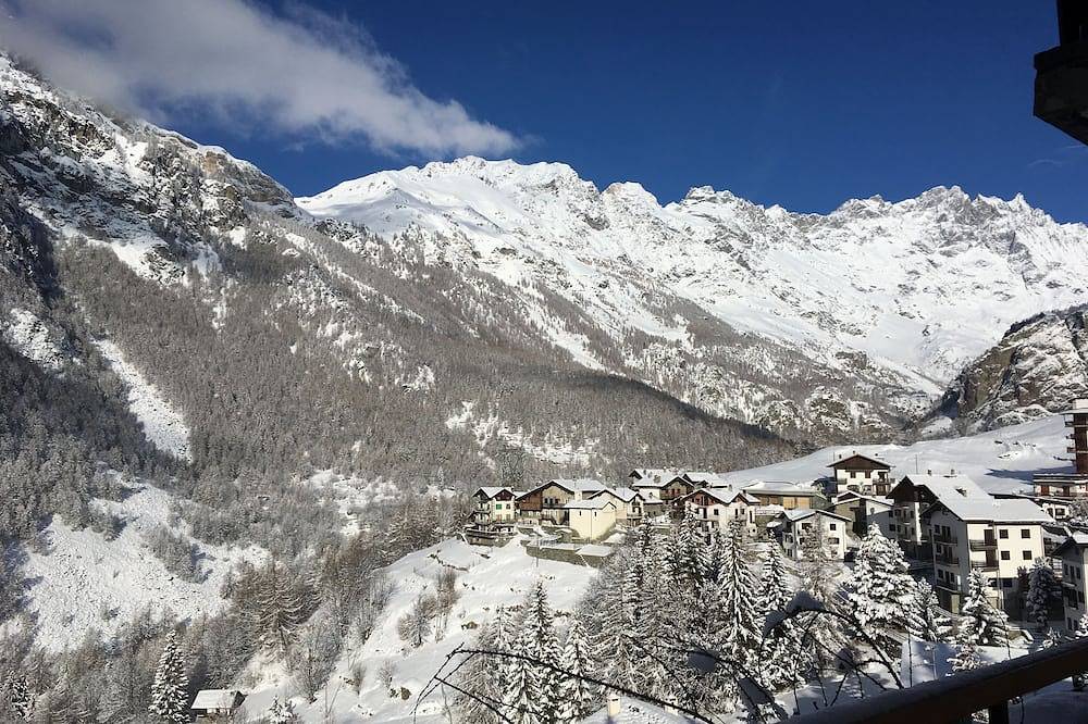 Apartamento entero, Apartamento amplio y luminoso con hermosa vista y amplio balcón. in Breuil-Cervinia, Valtournenche
