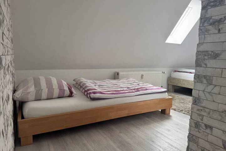 Ganze Wohnung, Komfortable Unterkunft für Handwerker und Monteure mit Küche – 5 Betten in Heepen, Bielefeld