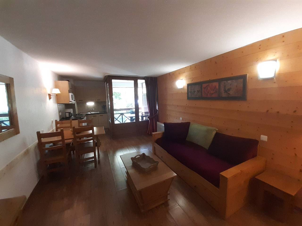 Ganzes Studio, Brides-les-Bains: Gemütliches Studio für 4 Personen, ideal gelegen, in der Nähe der Thermen in Brides-les-Bains, Les Trois Vallées