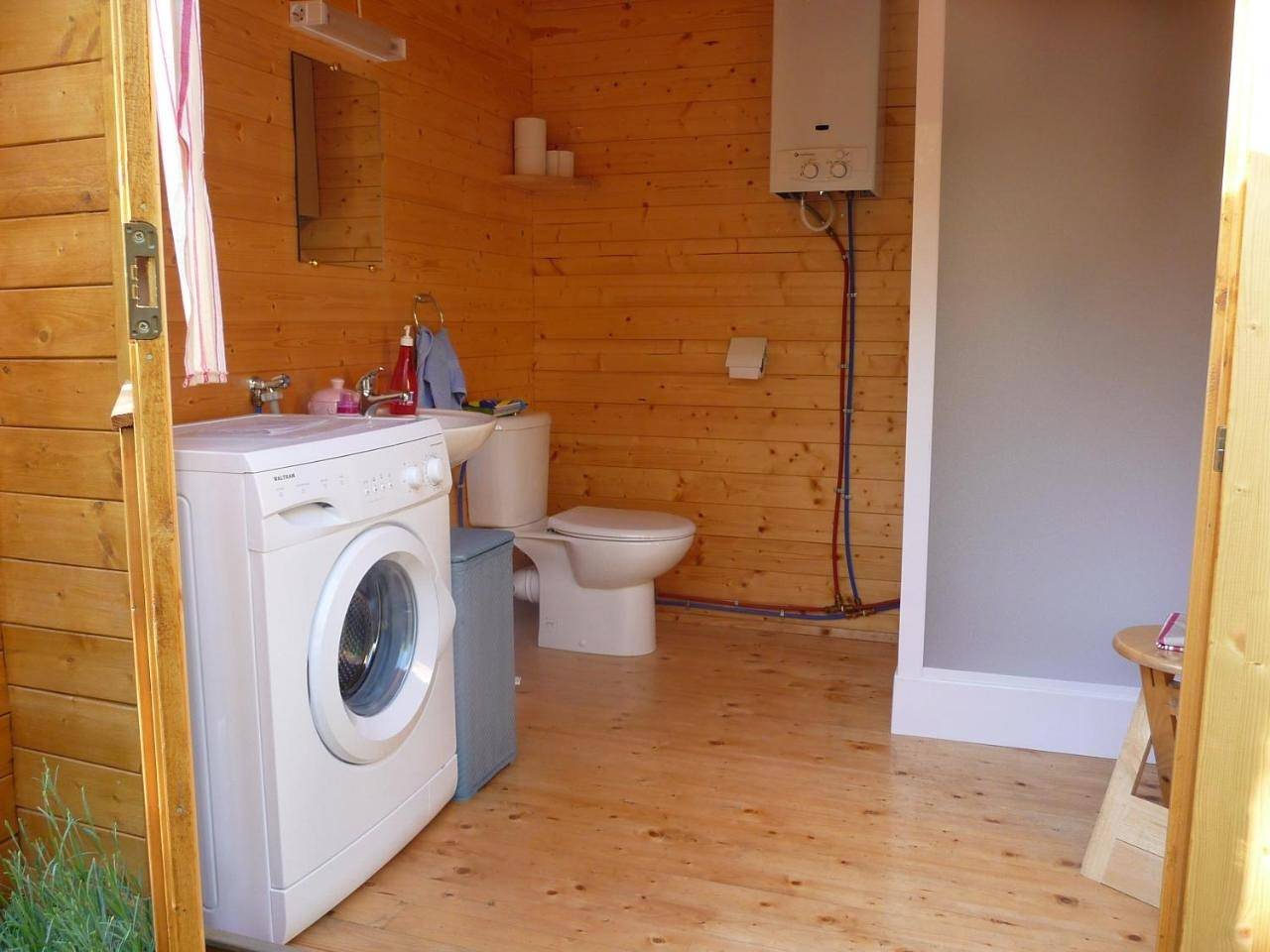 Tent (4 Adults) in Villeneuve-lès-Avignon, Région de Nîmes