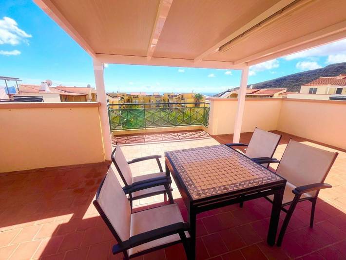 Gîte pour 6 personnes, avec vue et jardin ainsi que balcon et piscine dans Cho - 4