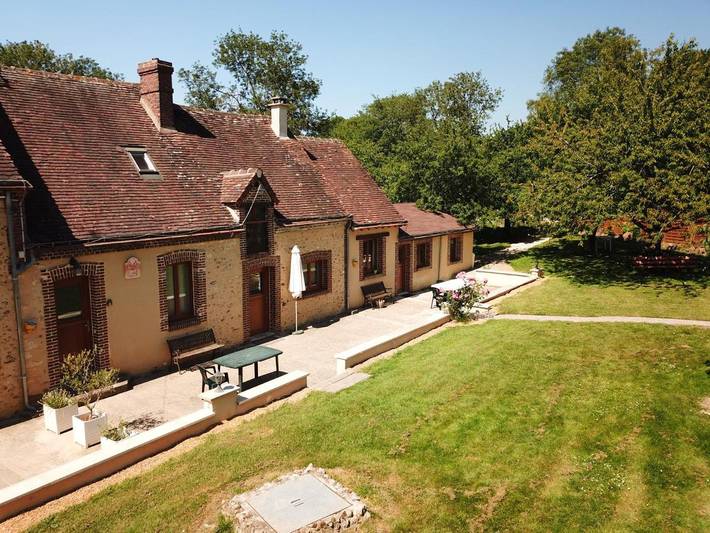 Maison de campagne pour 15 personnes, avec Balcon et Terrasse ainsi que Jardin et Vue à Saint-Denis-d'Authou