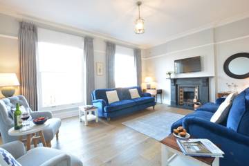 Holiday Rental for 10 People in Aldeburgh, Suffolk, Photo 2